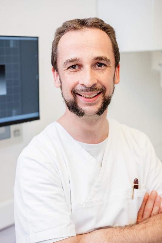 Dr. Oliver Günther